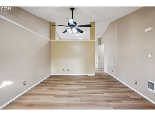 463 HRUBETZ Rd, Salem, OR 97302