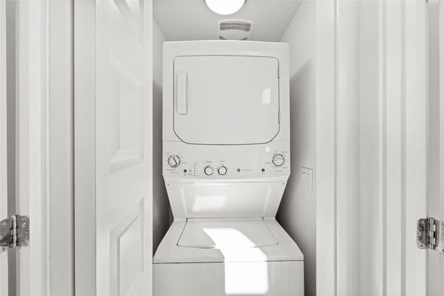 1904 E 17th ST B, Austin, TX 78702