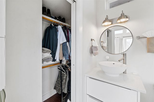 1904 E 17th ST B, Austin, TX 78702