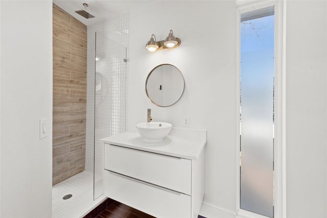 1904 E 17th ST B, Austin, TX 78702