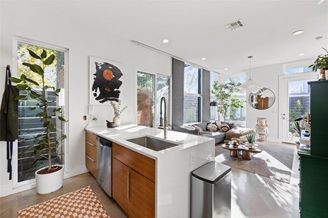 1904 E 17th ST B, Austin, TX 78702