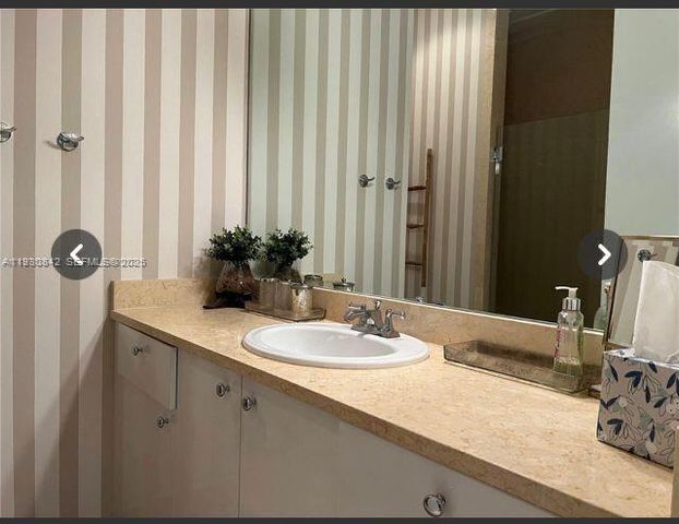 20000 E Country Club Dr 114, Aventura, FL 33180