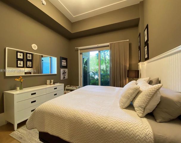 20000 E Country Club Dr 114, Aventura, FL 33180