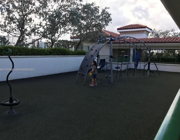 20000 E Country Club Dr 114, Aventura, FL 33180