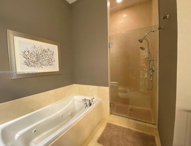 20000 E Country Club Dr 114, Aventura, FL 33180