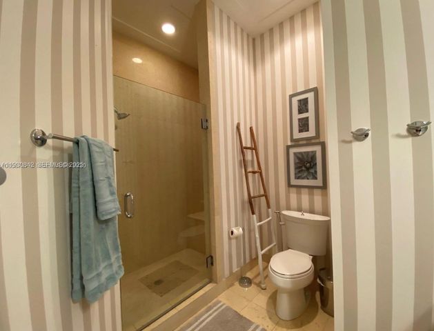 20000 E Country Club Dr 114, Aventura, FL 33180