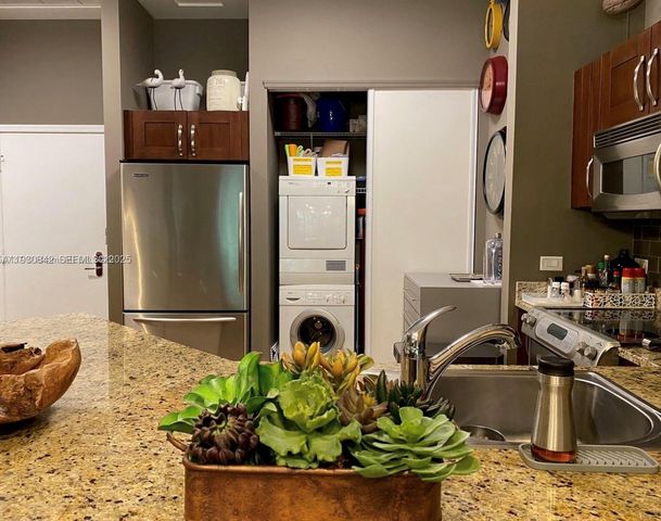 20000 E Country Club Dr 114, Aventura, FL 33180