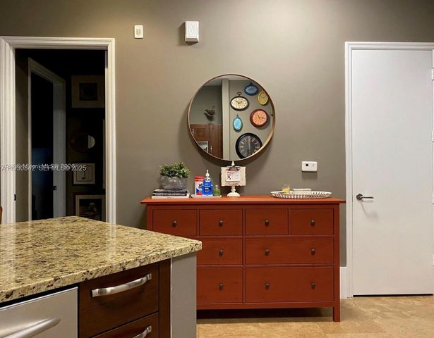 20000 E Country Club Dr 114, Aventura, FL 33180