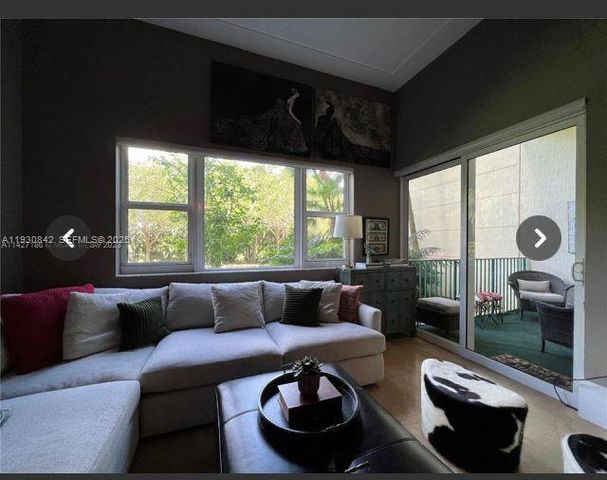 20000 E Country Club Dr 114, Aventura, FL 33180