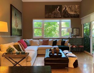 20000 E Country Club Dr 114, Aventura, FL 33180