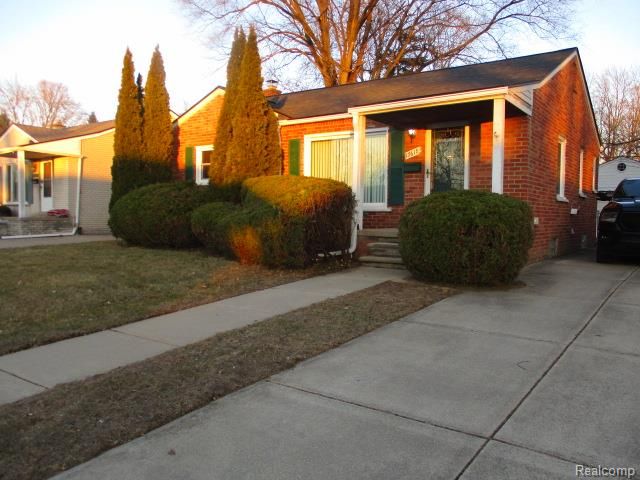 17618 Sumner, Redford Charter Township, MI 48240