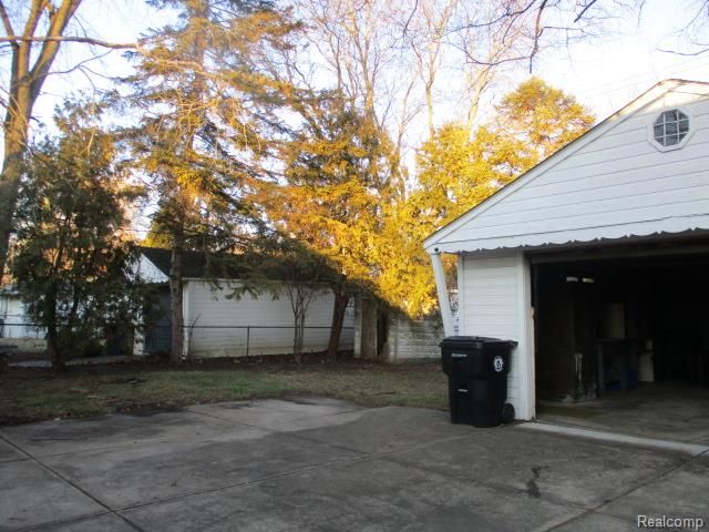 17618 Sumner, Redford Charter Township, MI 48240