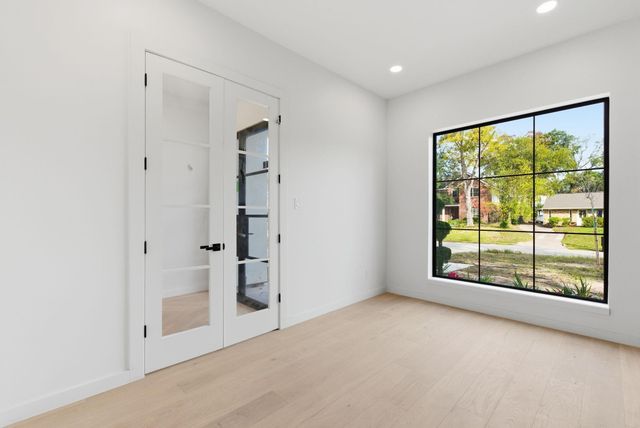 959 Althea Drive, Houston, TX 77018