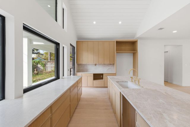 959 Althea Drive, Houston, TX 77018