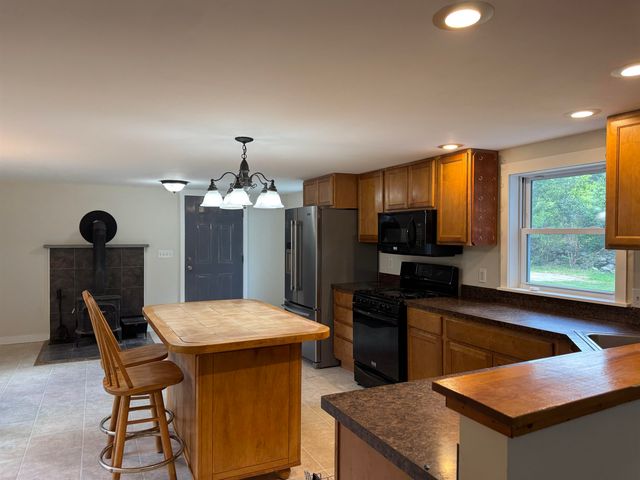 136 Village Road, Langdon, NH 03602