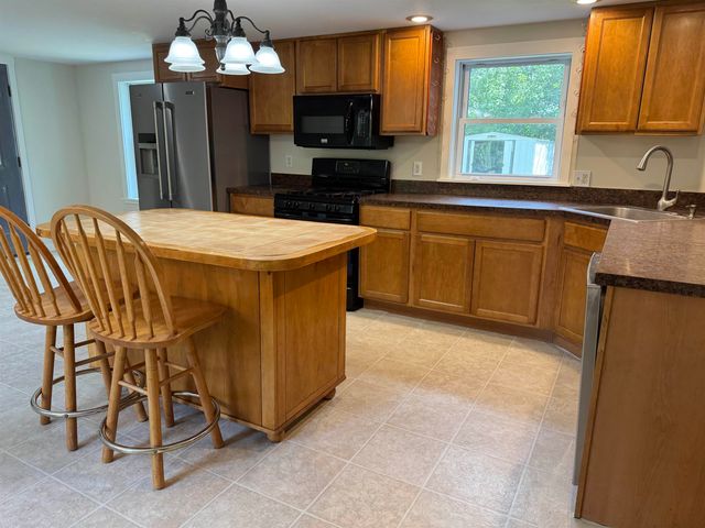 136 Village Road, Langdon, NH 03602