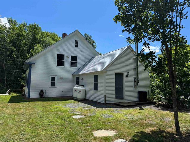 136 Village Road, Langdon, NH 03602