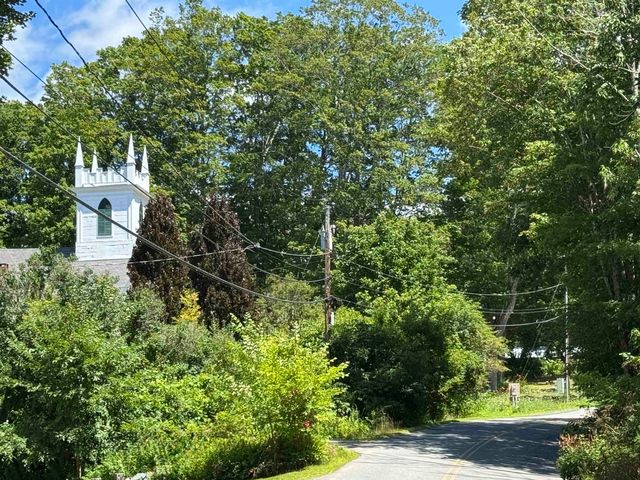 136 Village Road, Langdon, NH 03602