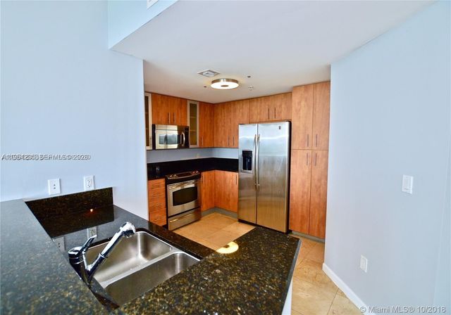 7900 Harbor Island Dr 806, North Bay Village, FL 33141