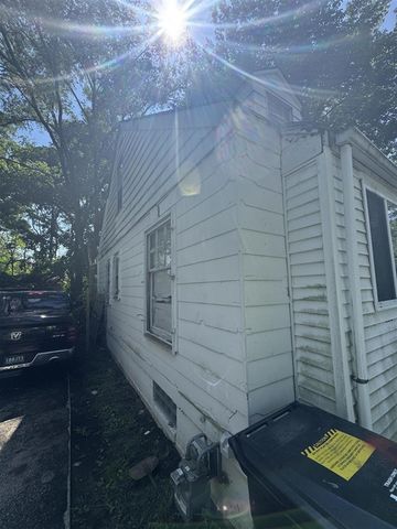 9374 Minock Street, Detroit, MI 48228