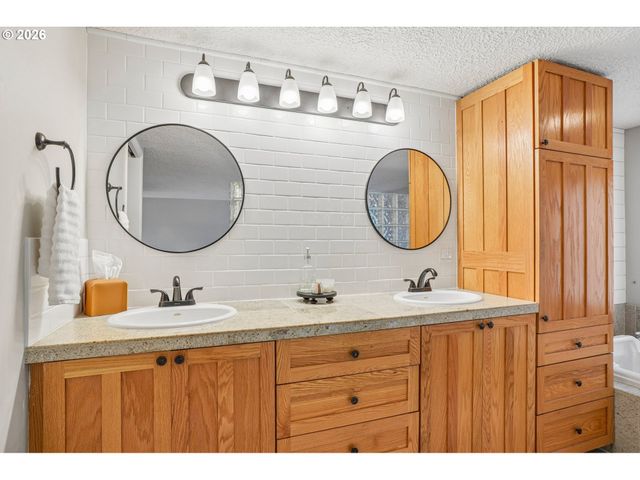 2516 Ne 157TH St, Vancouver, WA 98686