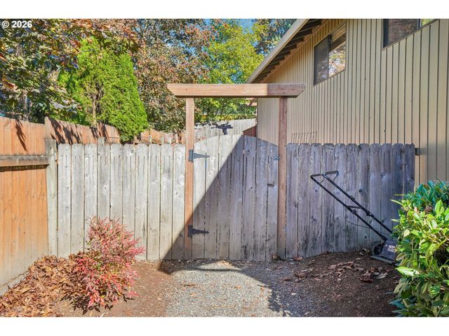 2516 Ne 157TH St, Vancouver, WA 98686