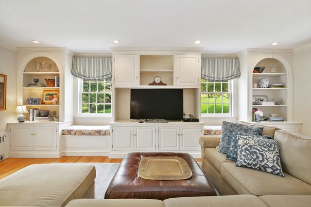 19 Skymeadow Drive, Stamford, CT 06903