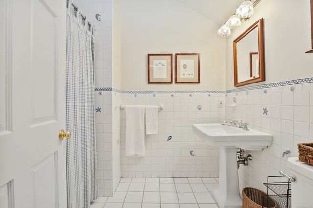 19 Skymeadow Drive, Stamford, CT 06903