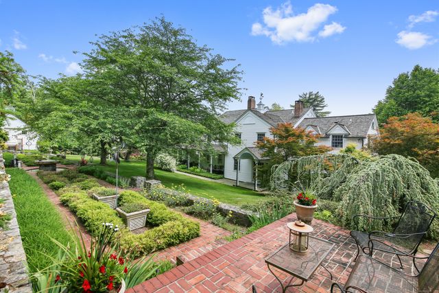 19 Skymeadow Drive, Stamford, CT 06903