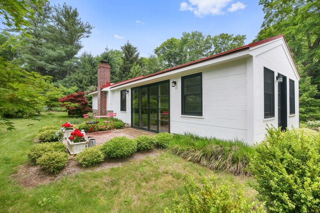 19 Skymeadow Drive, Stamford, CT 06903