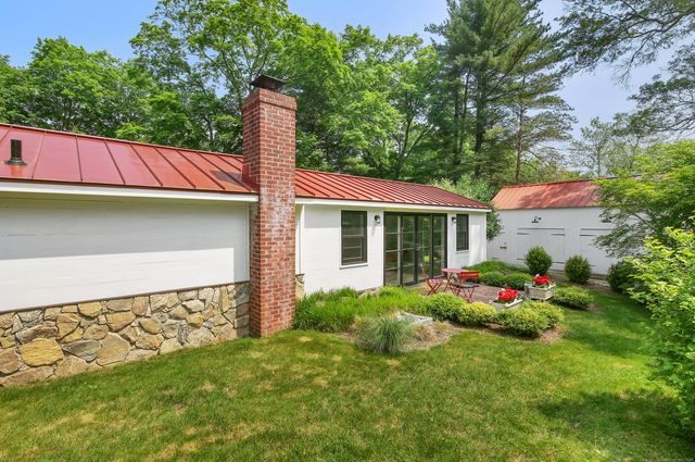 19 Skymeadow Drive, Stamford, CT 06903