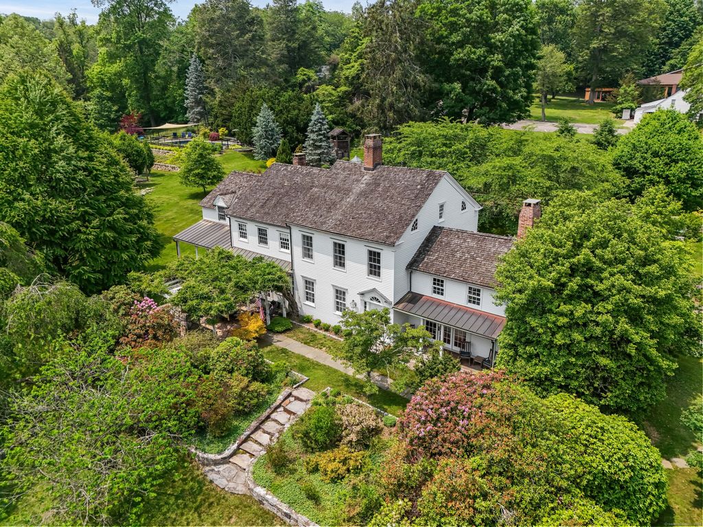 19 Skymeadow Drive, Stamford, CT 06903