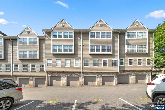 531 Windsor Drive 303, Palisades Park, NJ 07650