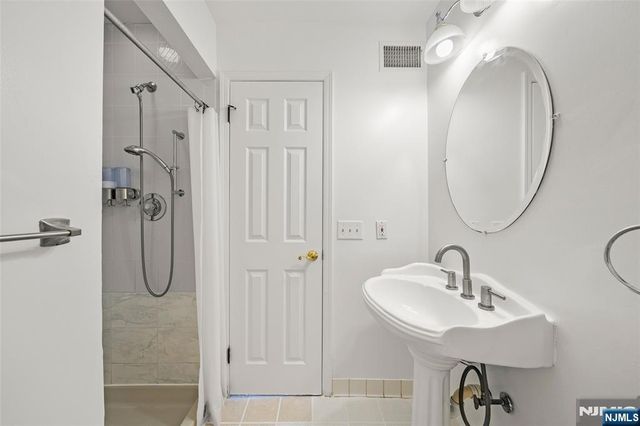 531 Windsor Drive 303, Palisades Park, NJ 07650