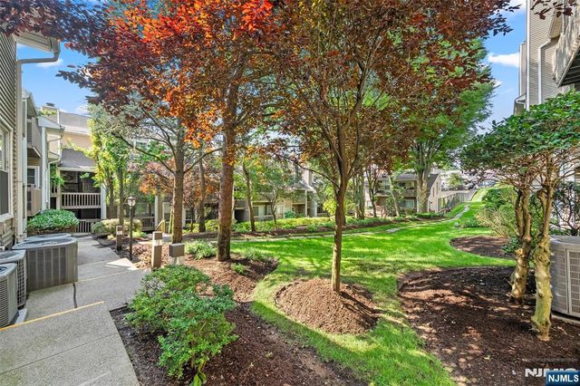531 Windsor Drive 303, Palisades Park, NJ 07650