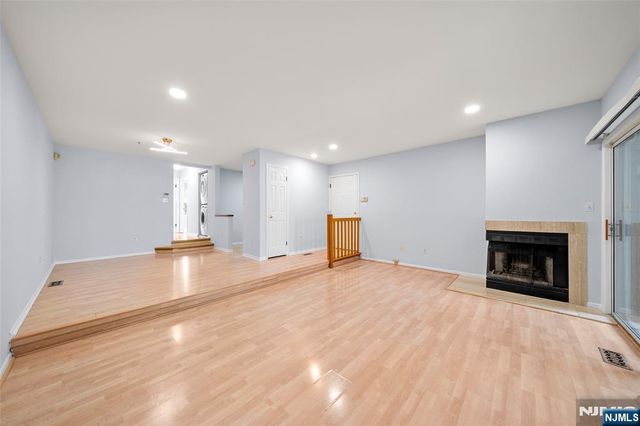 531 Windsor Drive 303, Palisades Park, NJ 07650