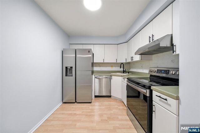531 Windsor Drive 303, Palisades Park, NJ 07650