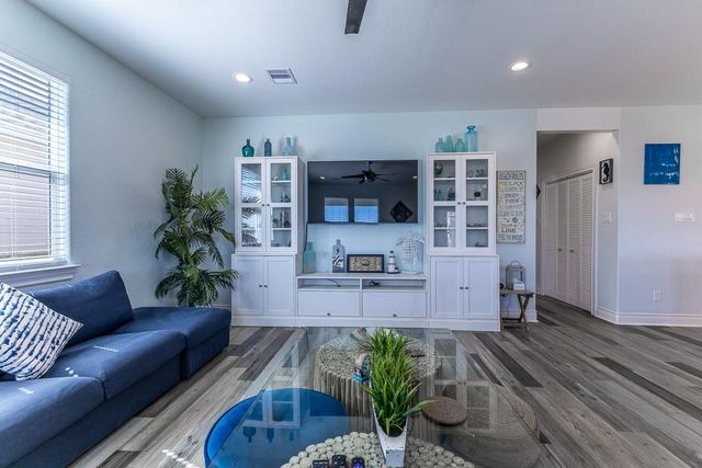 13111 Buccaneer Parkway, Freeport, TX 77541