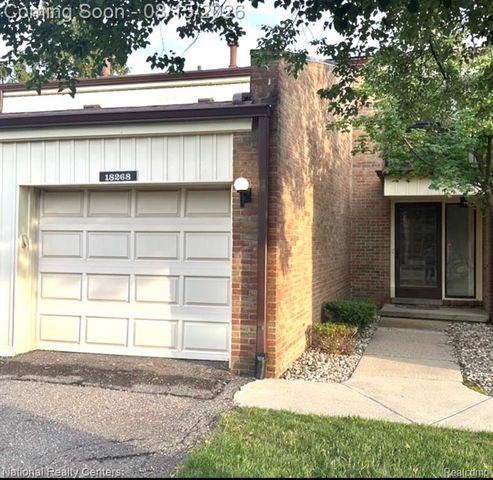 18268 University Park Drive, Livonia, MI 48152
