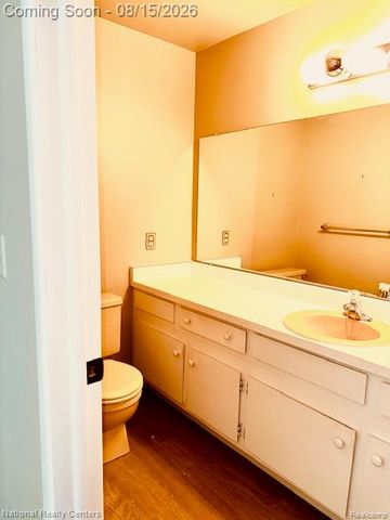 18268 University Park Drive, Livonia, MI 48152