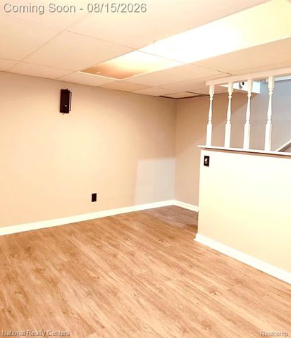 18268 University Park Drive, Livonia, MI 48152