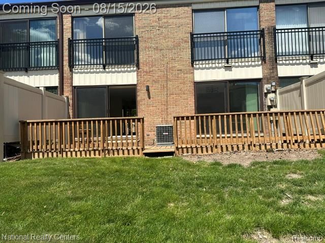 18268 University Park Drive, Livonia, MI 48152