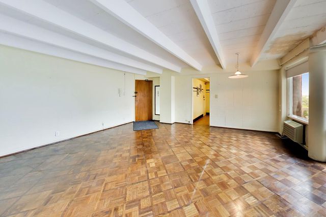 1122 W LUNT Avenue 8C, Chicago, IL 60626