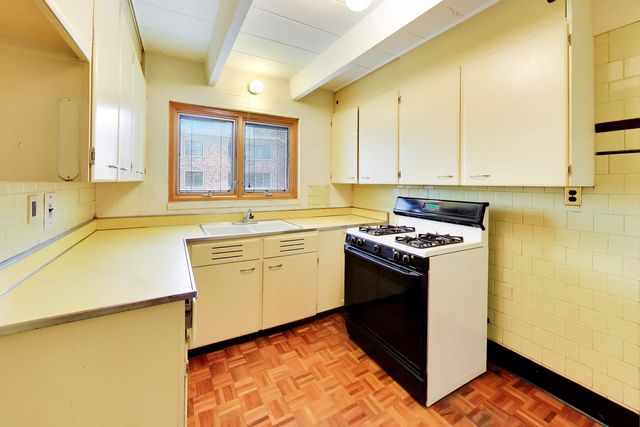 1122 W LUNT Avenue 8C, Chicago, IL 60626