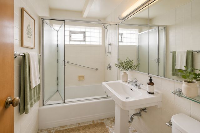 1122 W LUNT Avenue 8C, Chicago, IL 60626