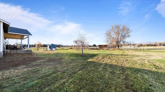 97306 N Snively, West Richland, WA 99353