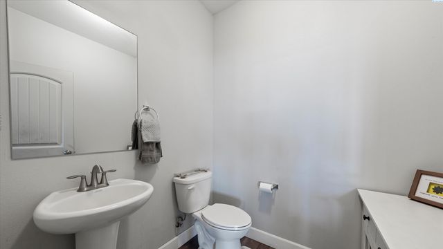 97306 N Snively, West Richland, WA 99353