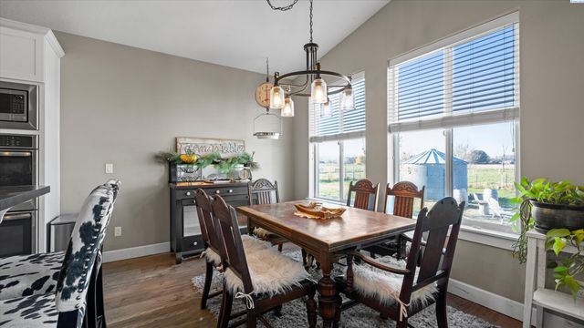 97306 N Snively, West Richland, WA 99353