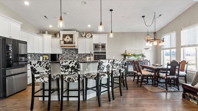 97306 N Snively, West Richland, WA 99353