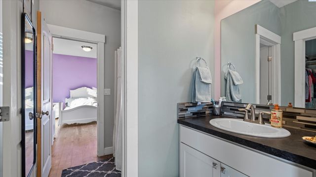 97306 N Snively, West Richland, WA 99353